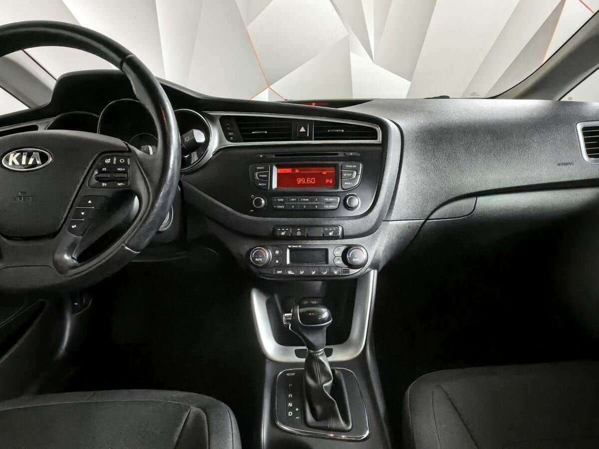 Купить Kia Ceed с пробегом. Фото: #10