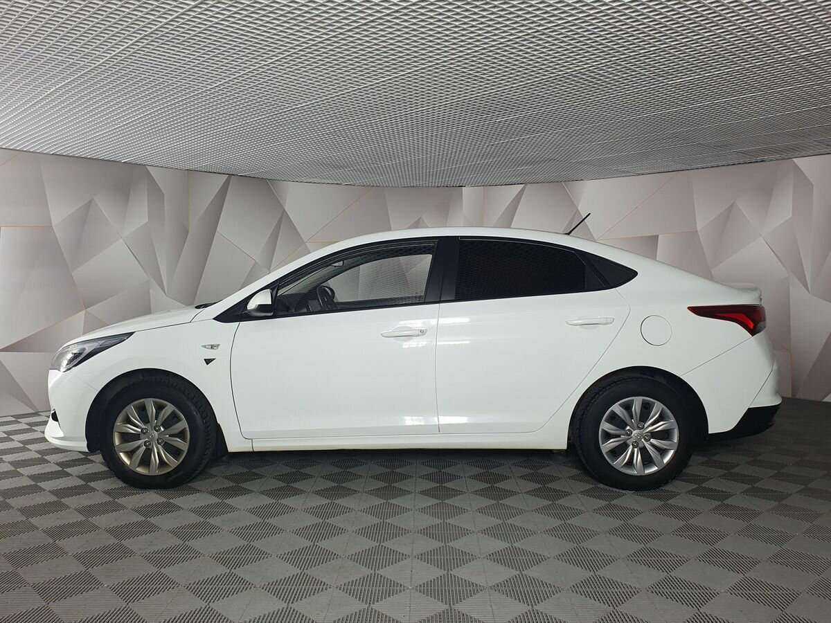 Купить Hyundai Solaris с пробегом. Фото: #2