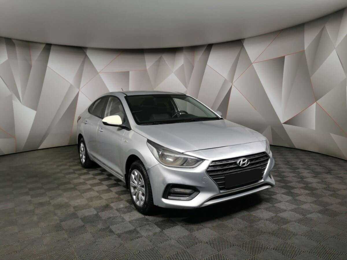 Купить Hyundai Solaris с пробегом. Фото: #2