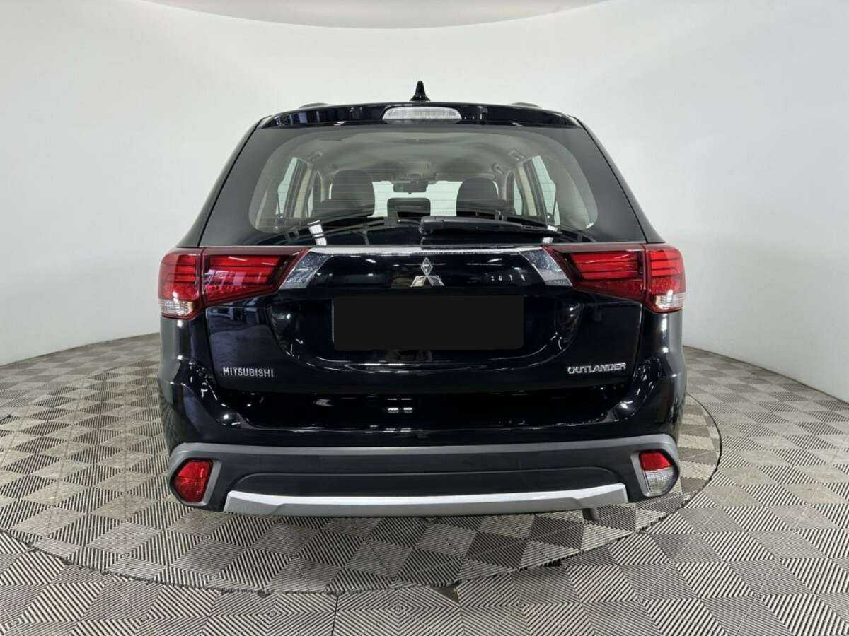 Купить Mitsubishi Outlander с пробегом. Фото: #2
