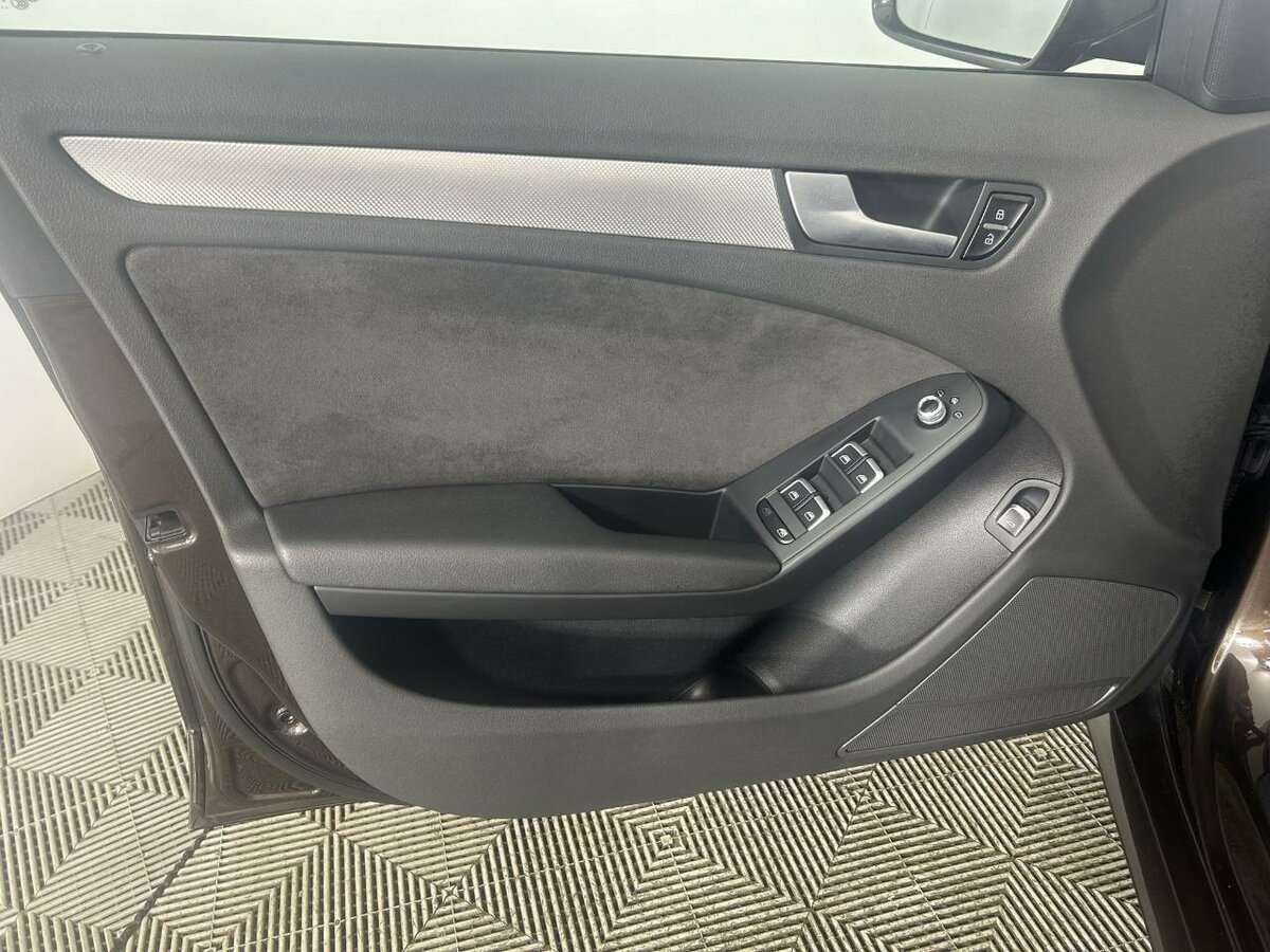 Купить Audi A4 с пробегом. Фото: #7