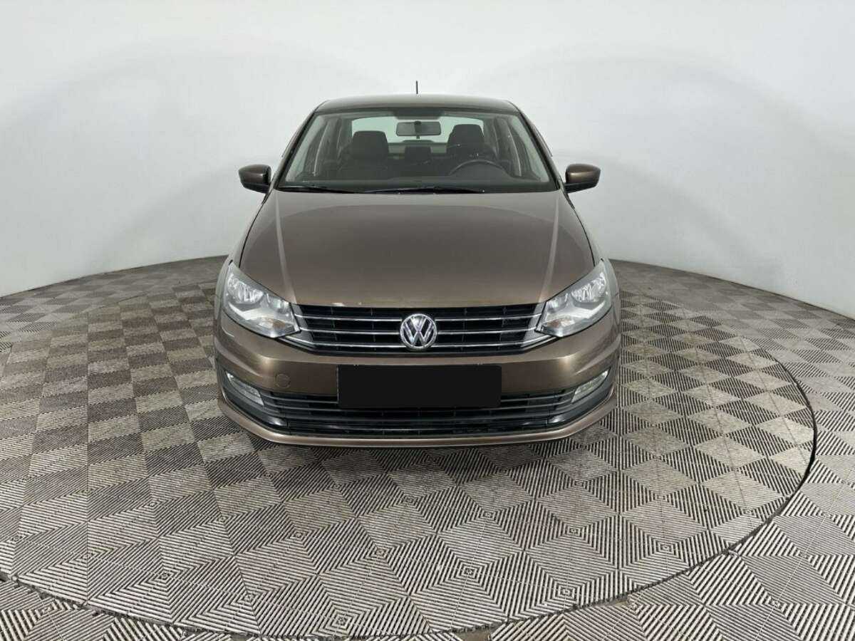 Купить Volkswagen Polo с пробегом. Фото: #1