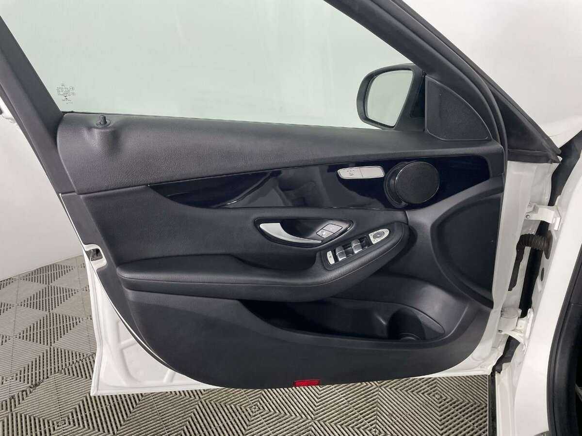 Купить Mercedes-Benz C-Класс с пробегом. Фото: #7