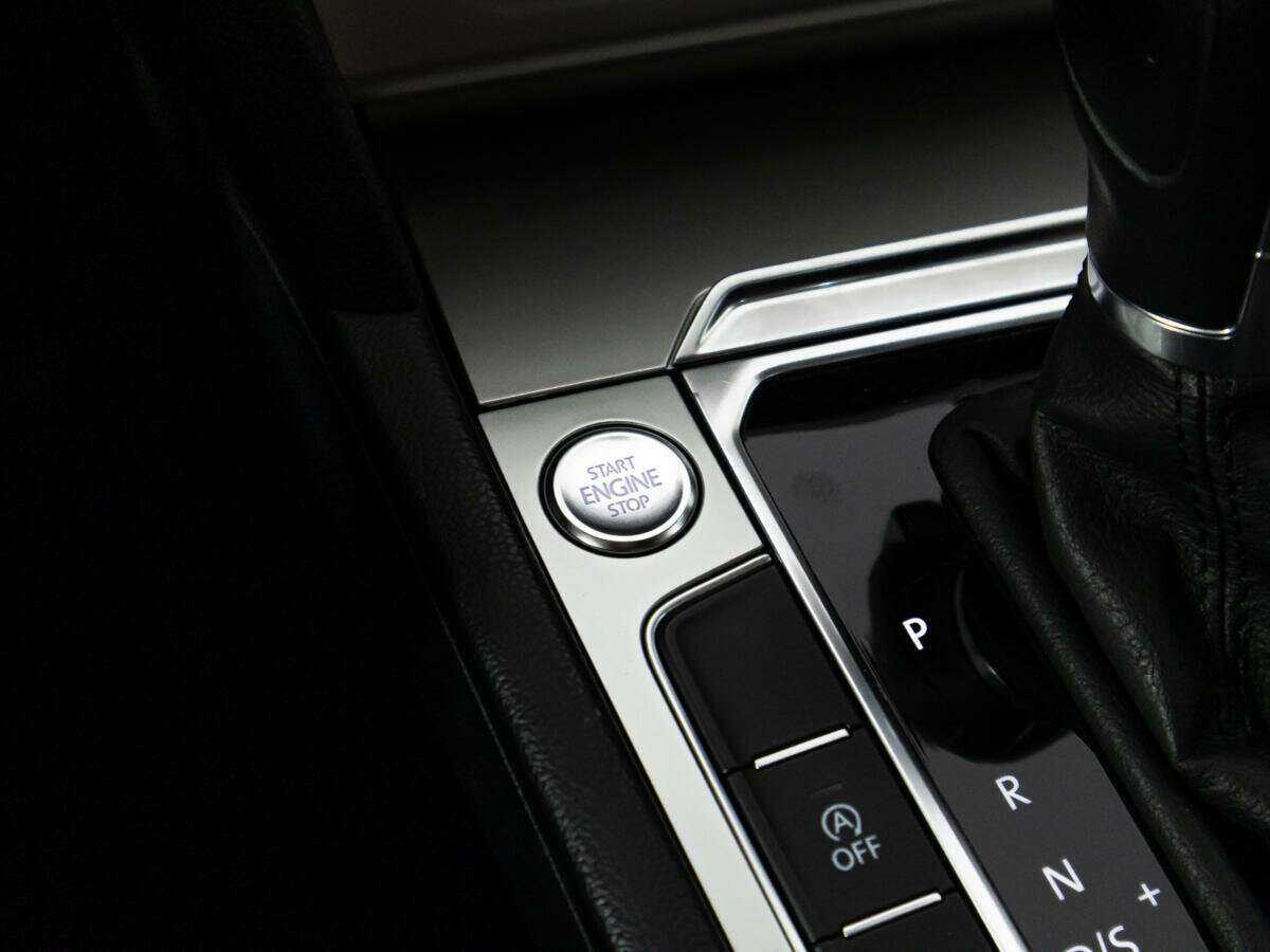 Купить Volkswagen Passat с пробегом. Фото: #16