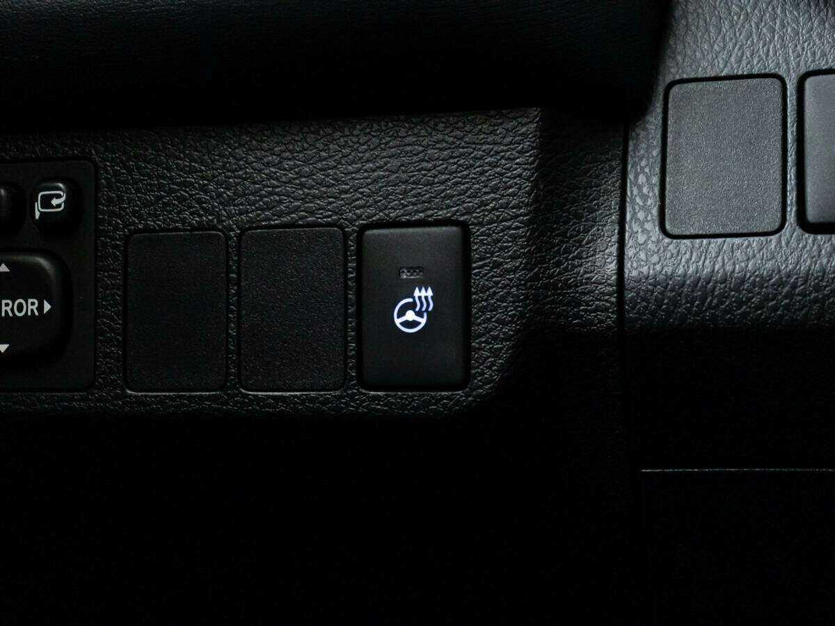 Купить Toyota RAV4 с пробегом. Фото: #18