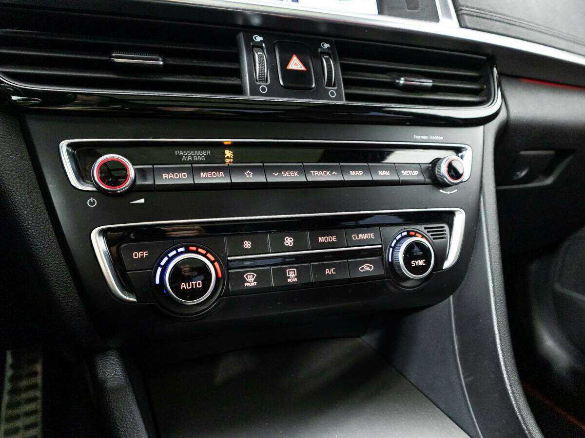 Купить Kia Optima с пробегом. Фото: #18