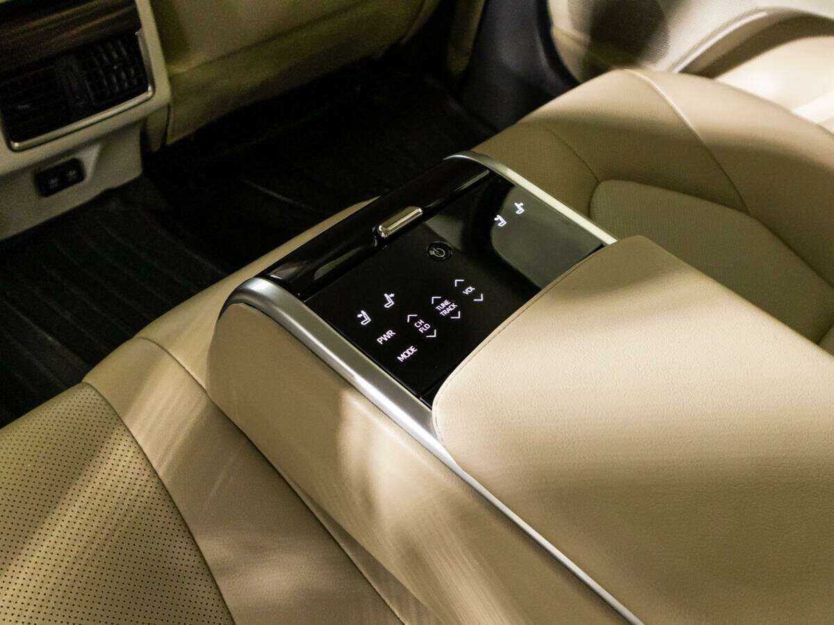 Купить Toyota Camry с пробегом. Фото: #15