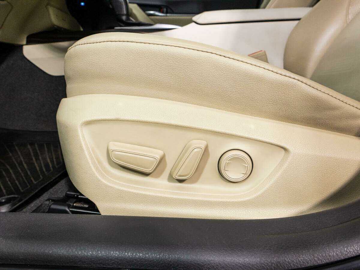 Купить Toyota Camry с пробегом. Фото: #16