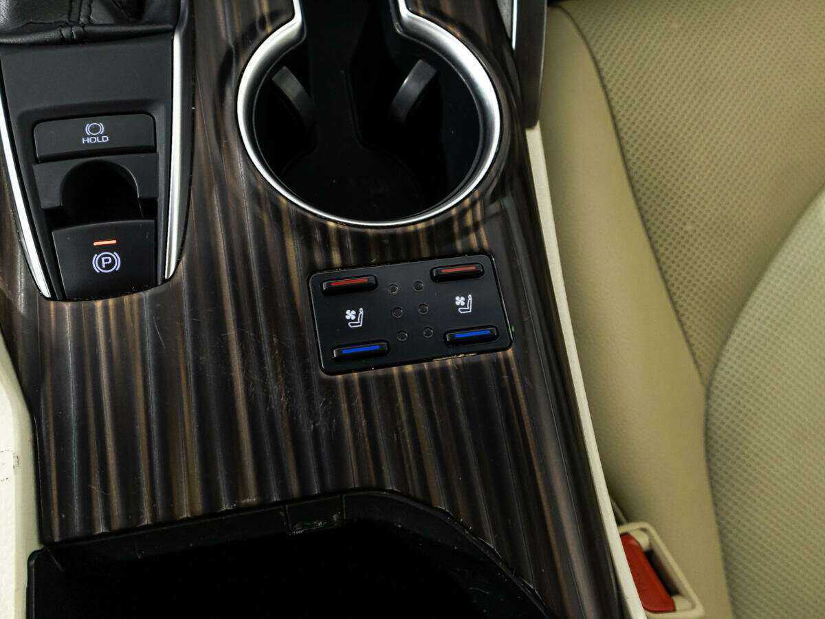 Купить Toyota Camry с пробегом. Фото: #20