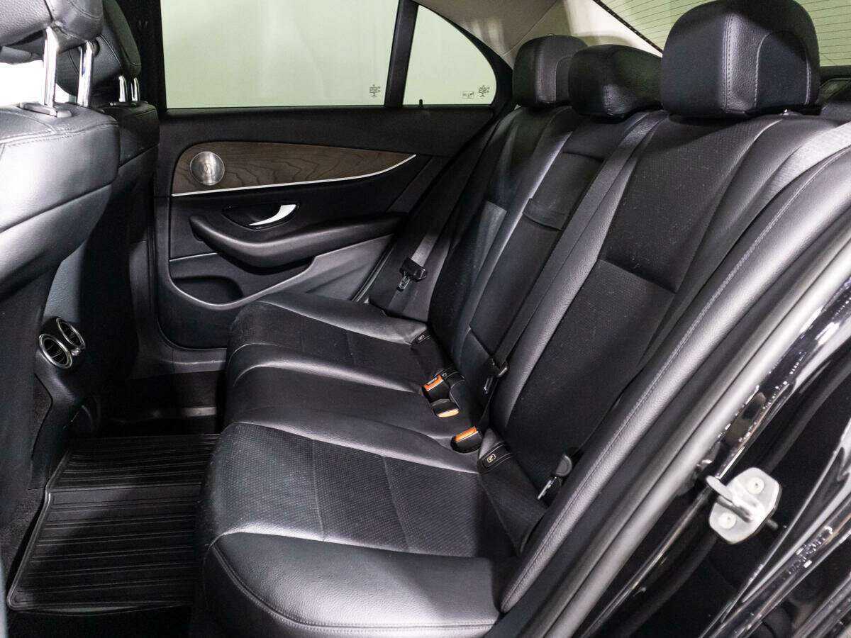 Купить Mercedes-Benz E-Класс с пробегом. Фото: #9