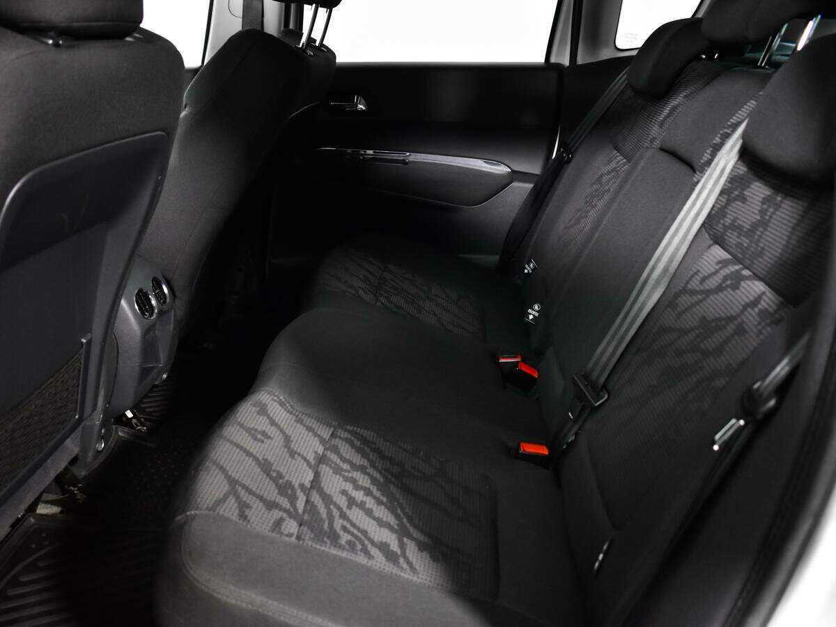 Купить Peugeot 3008 с пробегом. Фото: #9