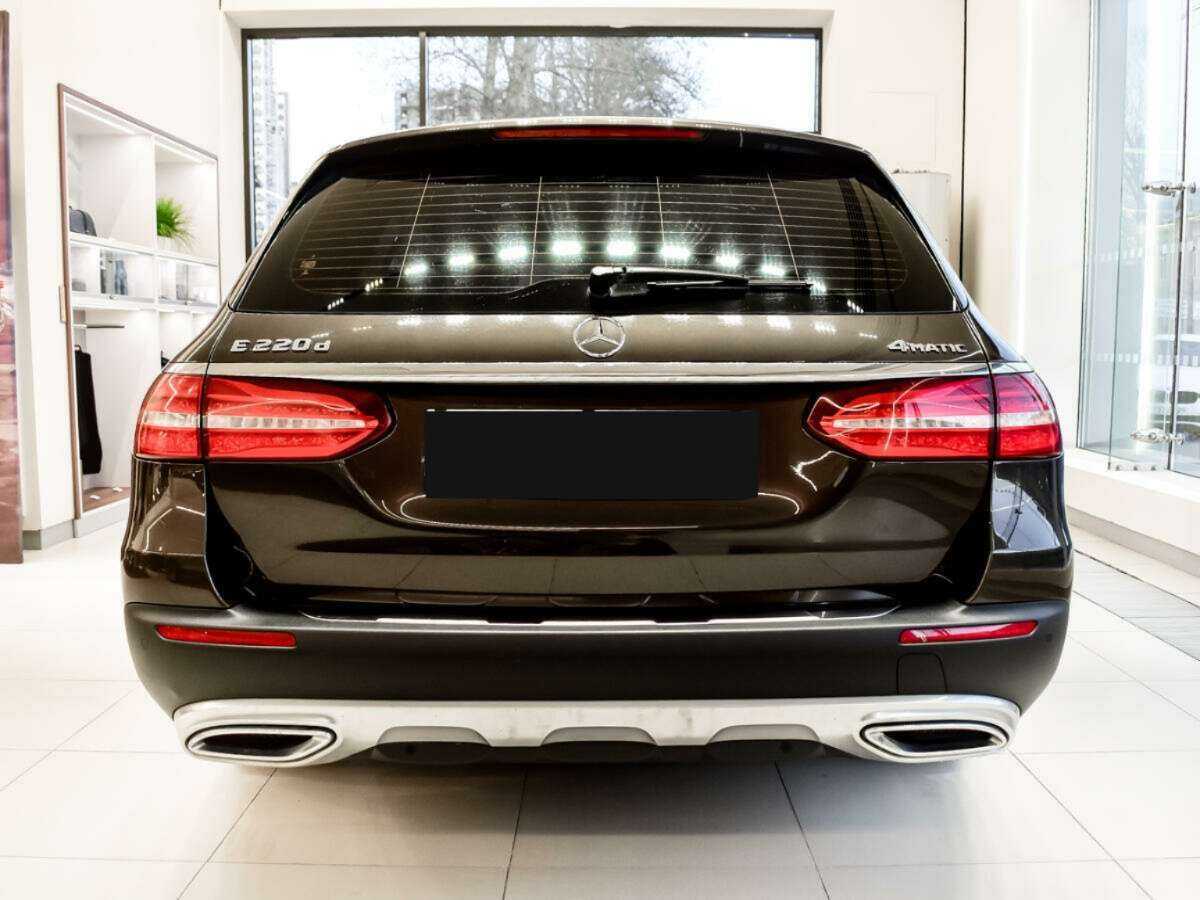 Купить Mercedes-Benz E-Класс с пробегом. Фото: #3
