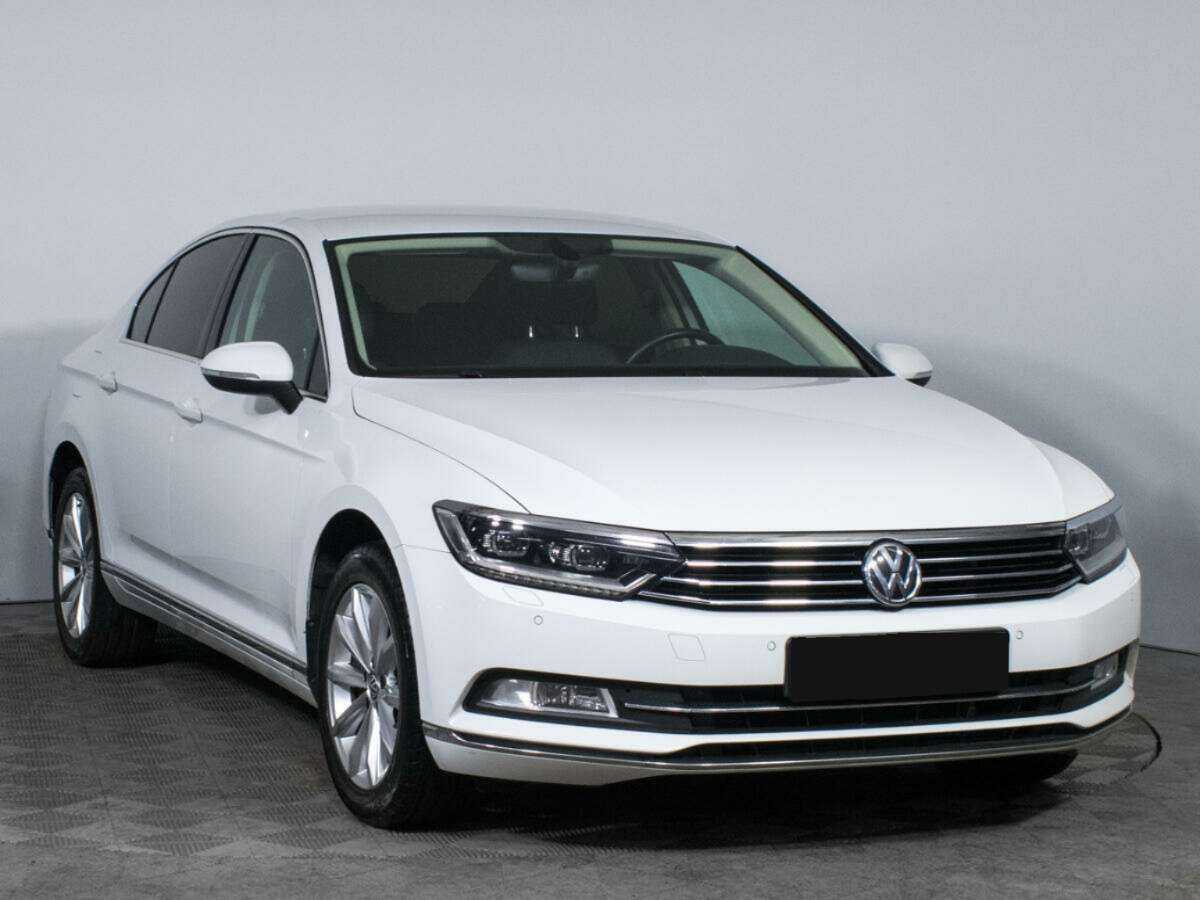Купить Volkswagen Passat с пробегом. Фото: #2