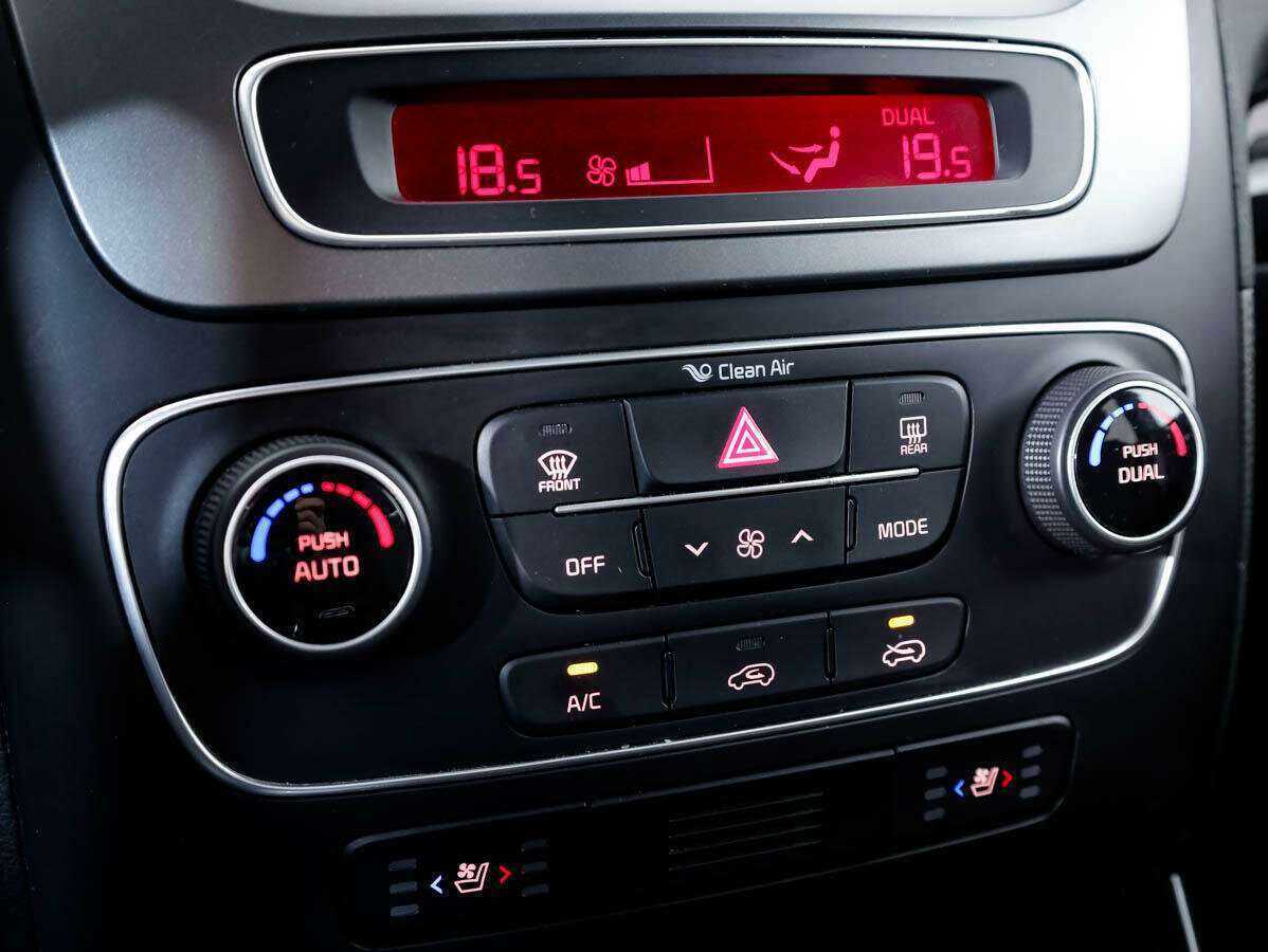 Купить Kia Sorento с пробегом. Фото: #17