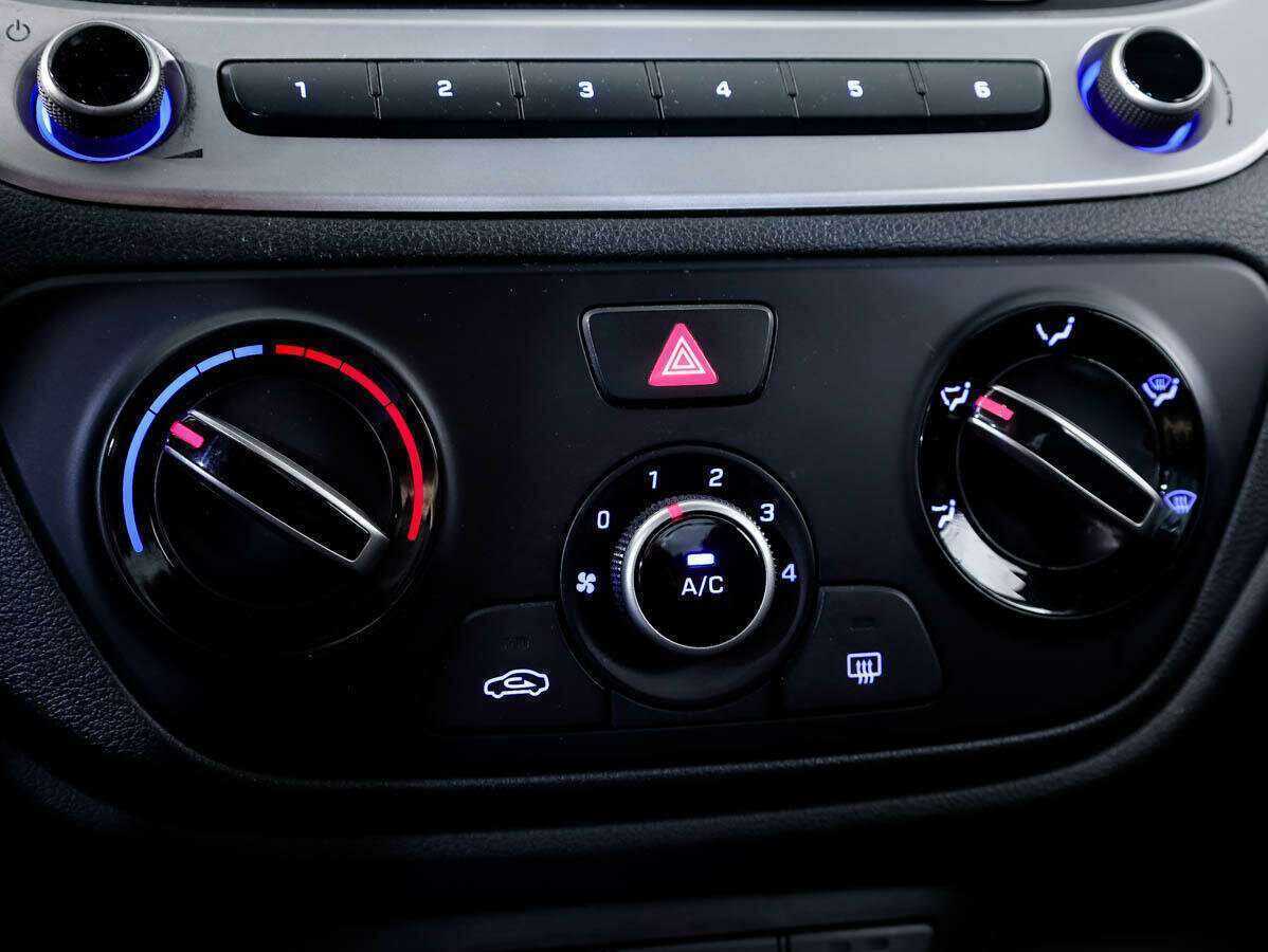 Купить Hyundai Solaris с пробегом. Фото: #14