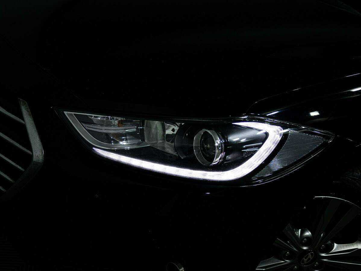 Купить Hyundai Elantra с пробегом. Фото: #18