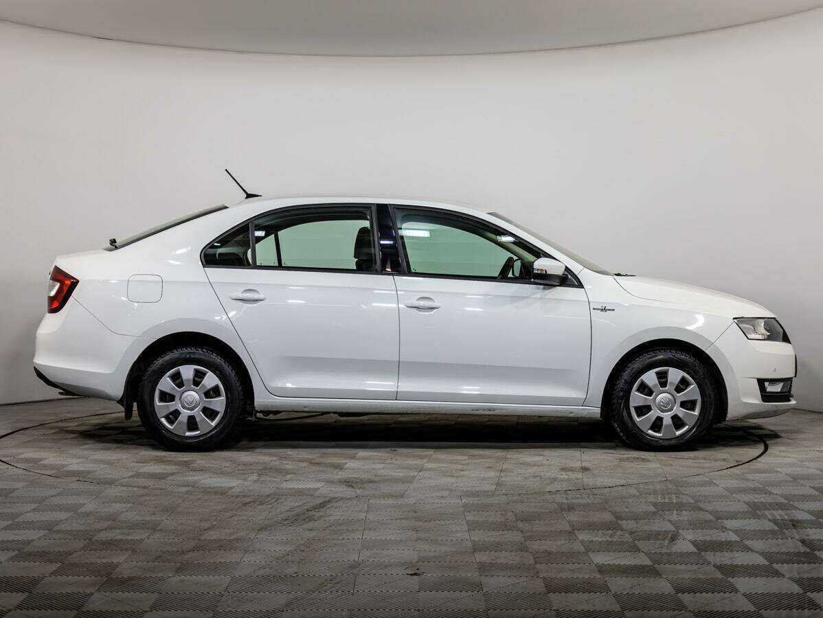 Купить Skoda Rapid с пробегом. Фото: #2
