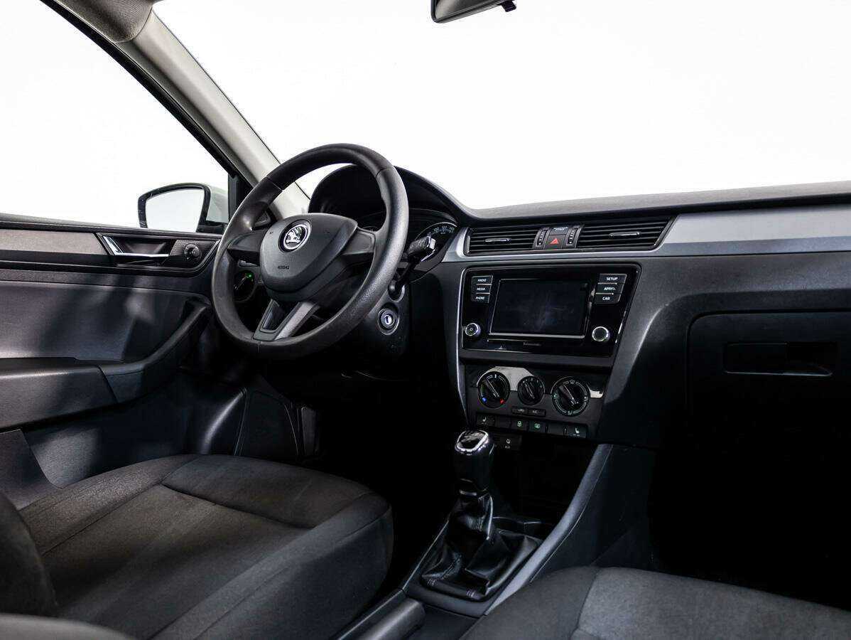 Купить Skoda Rapid с пробегом. Фото: #7