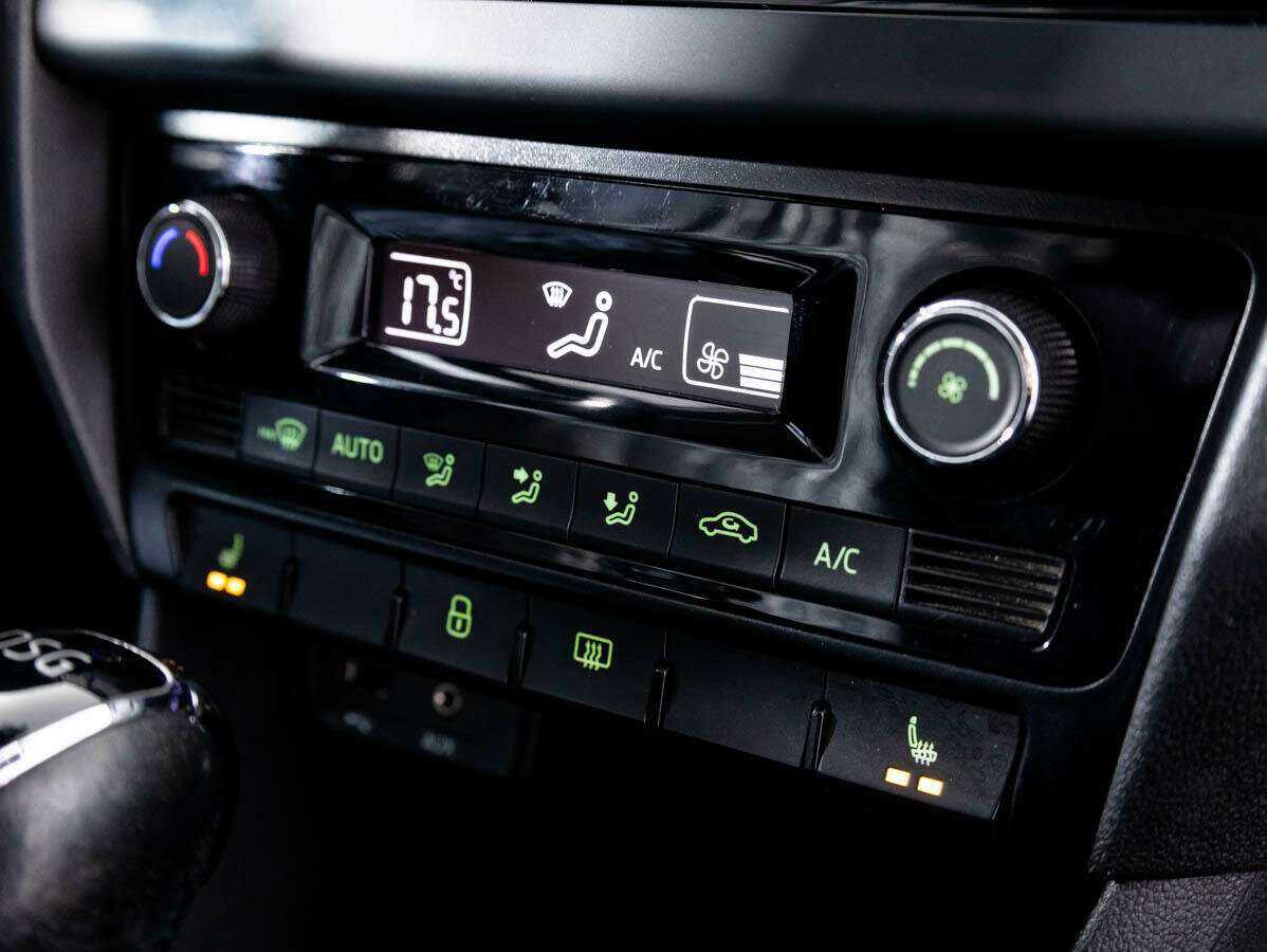 Купить Skoda Rapid с пробегом. Фото: #15