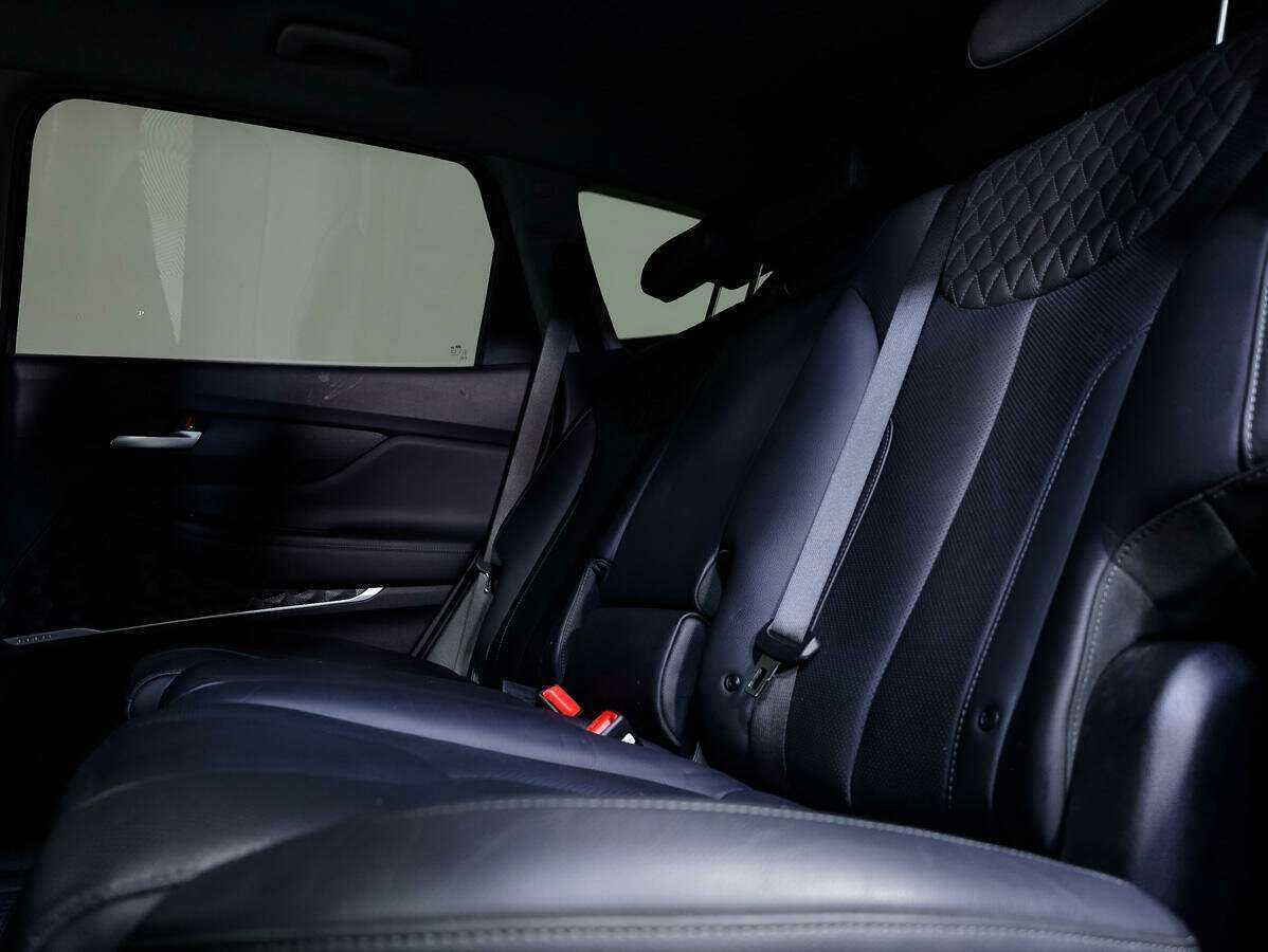 Купить Hyundai Santa Fe с пробегом. Фото: #11
