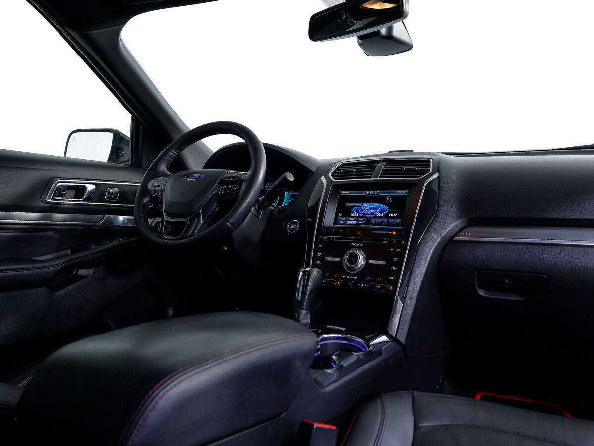 Купить Ford Explorer с пробегом. Фото: #8