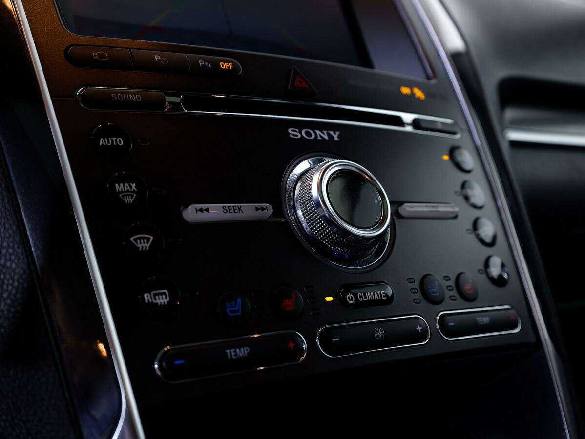 Купить Ford Explorer с пробегом. Фото: #16