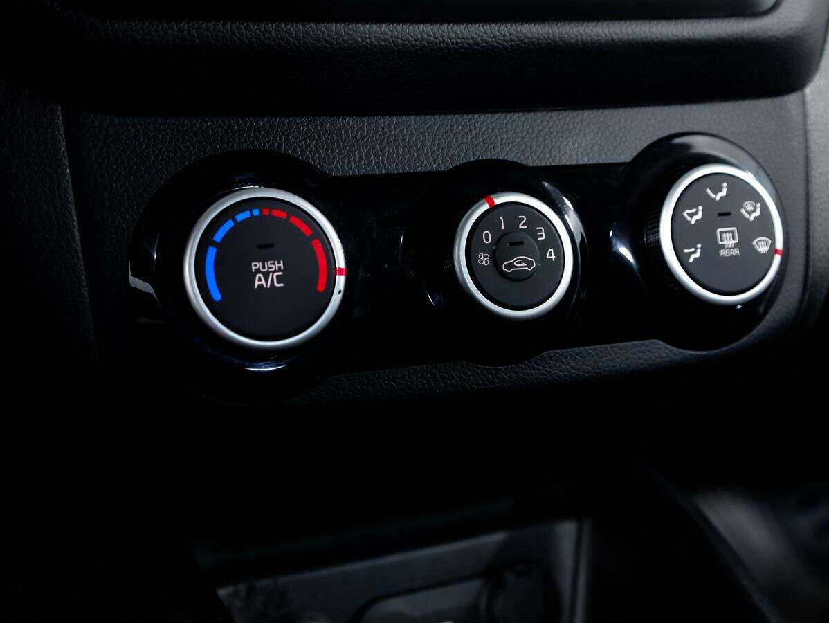 Купить Kia Rio с пробегом. Фото: #15