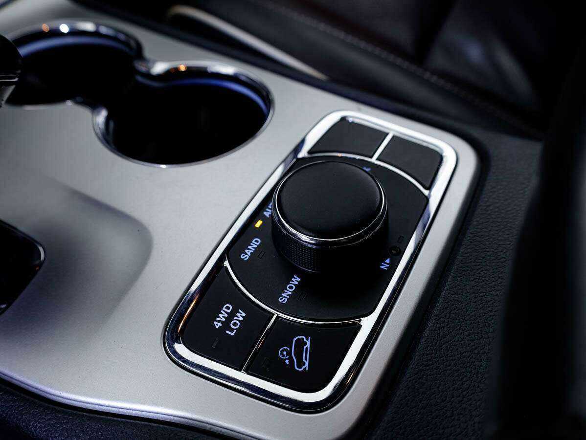 Купить Jeep Grand Cherokee с пробегом. Фото: #19