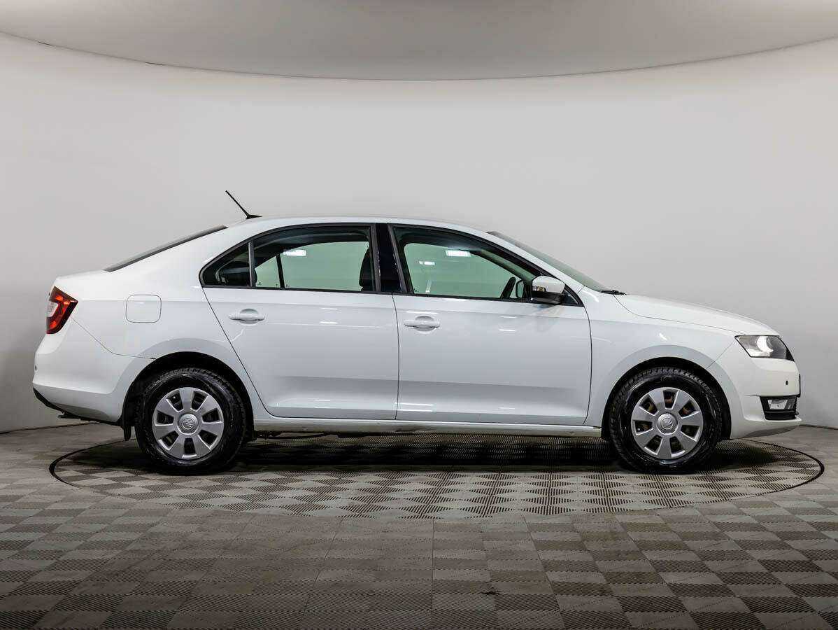 Купить Skoda Rapid с пробегом. Фото: #2