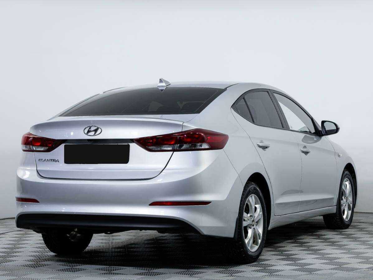 Купить Hyundai Elantra с пробегом. Фото: #3