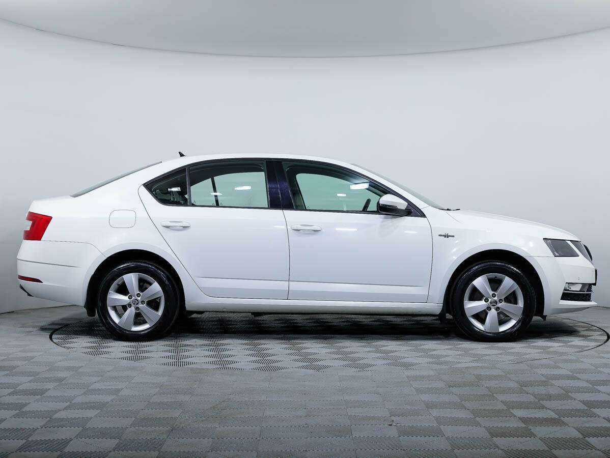 Купить Skoda Octavia с пробегом. Фото: #2