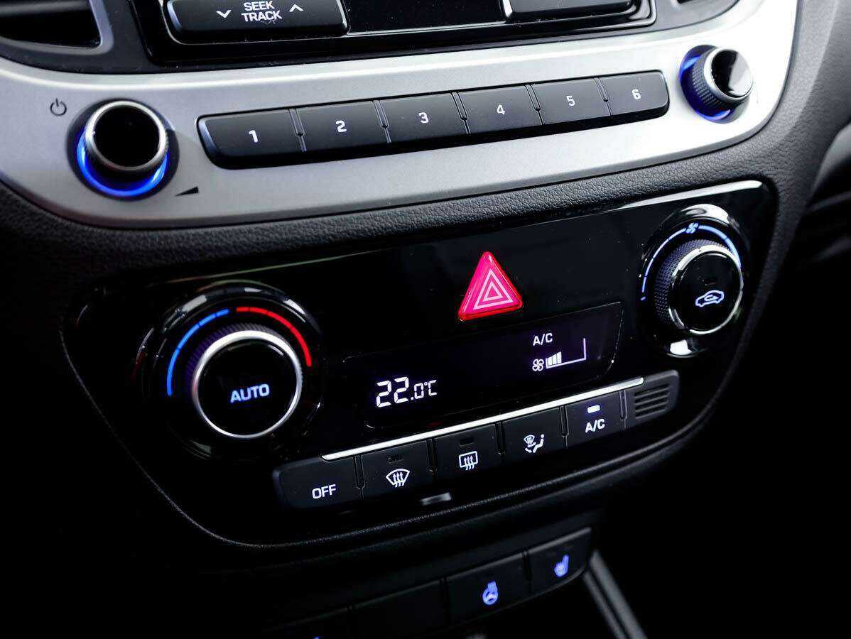 Купить Hyundai Solaris с пробегом. Фото: #15