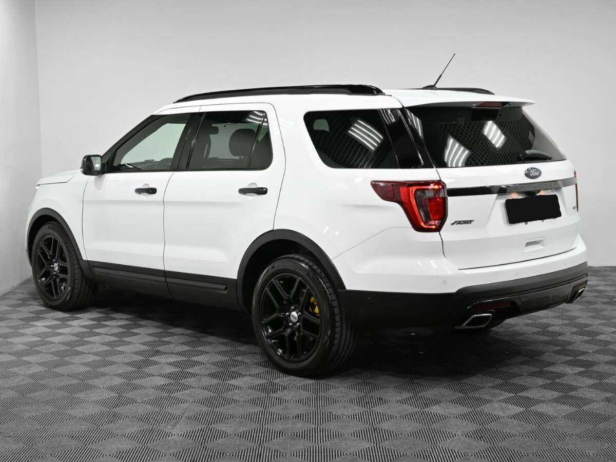 Купить Ford Explorer с пробегом. Фото: #3