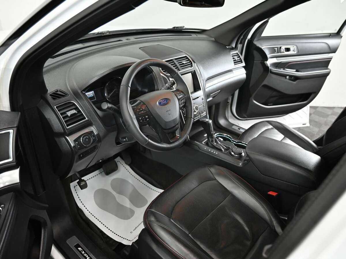 Купить Ford Explorer с пробегом. Фото: #5