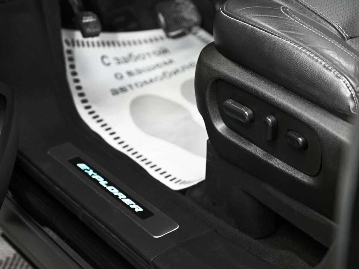 Купить Ford Explorer с пробегом. Фото: #8