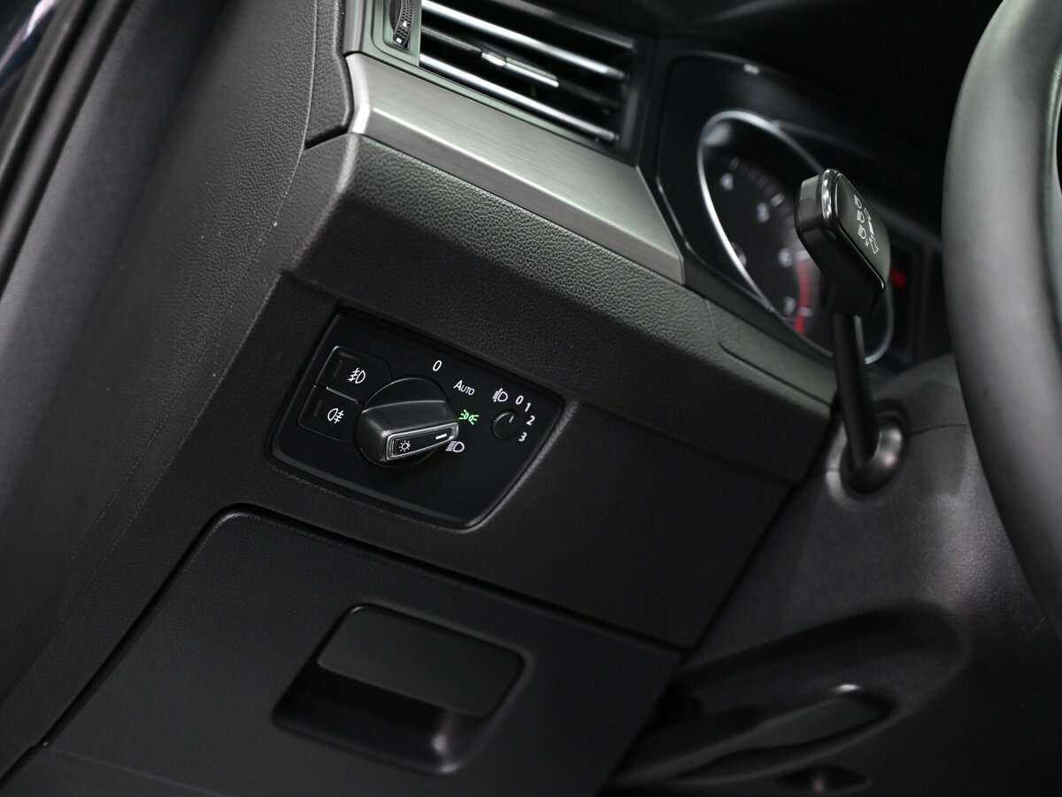 Купить Volkswagen Passat с пробегом. Фото: #7