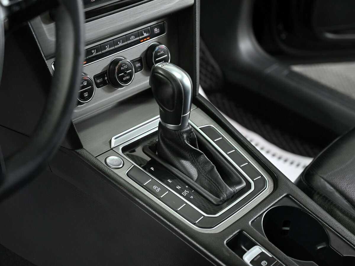 Купить Volkswagen Passat с пробегом. Фото: #9