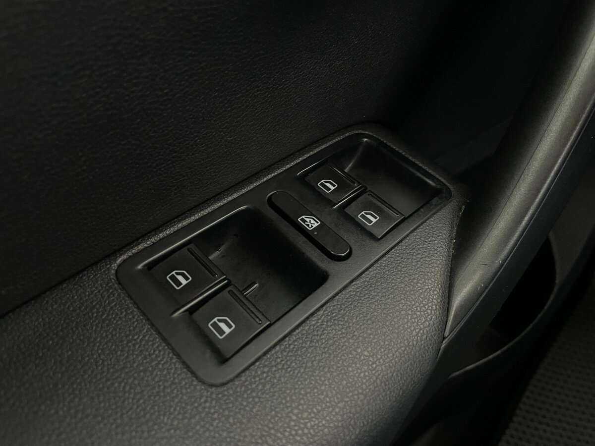 Купить Volkswagen Polo с пробегом. Фото: #17