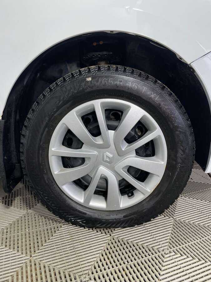 Купить Renault Logan с пробегом. Фото: #8