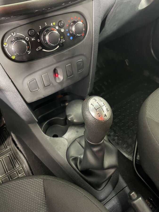 Купить Renault Logan с пробегом. Фото: #17