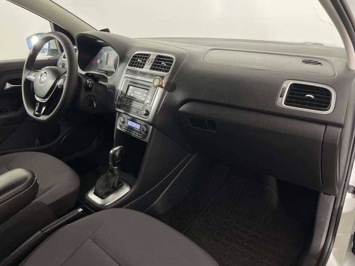 Купить Volkswagen Polo с пробегом. Фото: #7