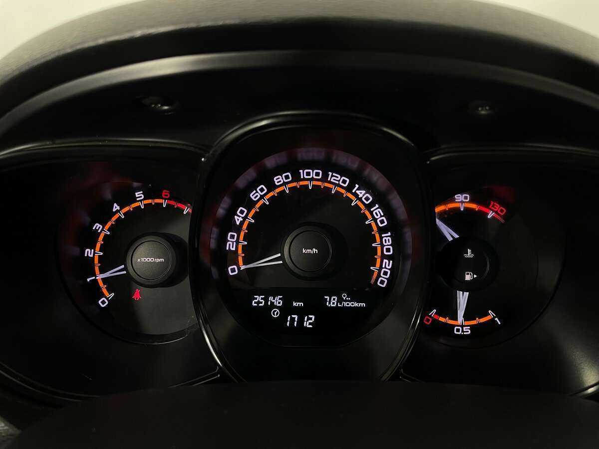 Купить Lada (ВАЗ) Vesta с пробегом. Фото: #10