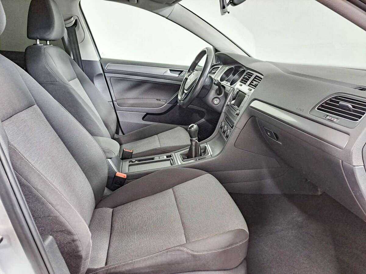 Купить Volkswagen Golf с пробегом. Фото: #8