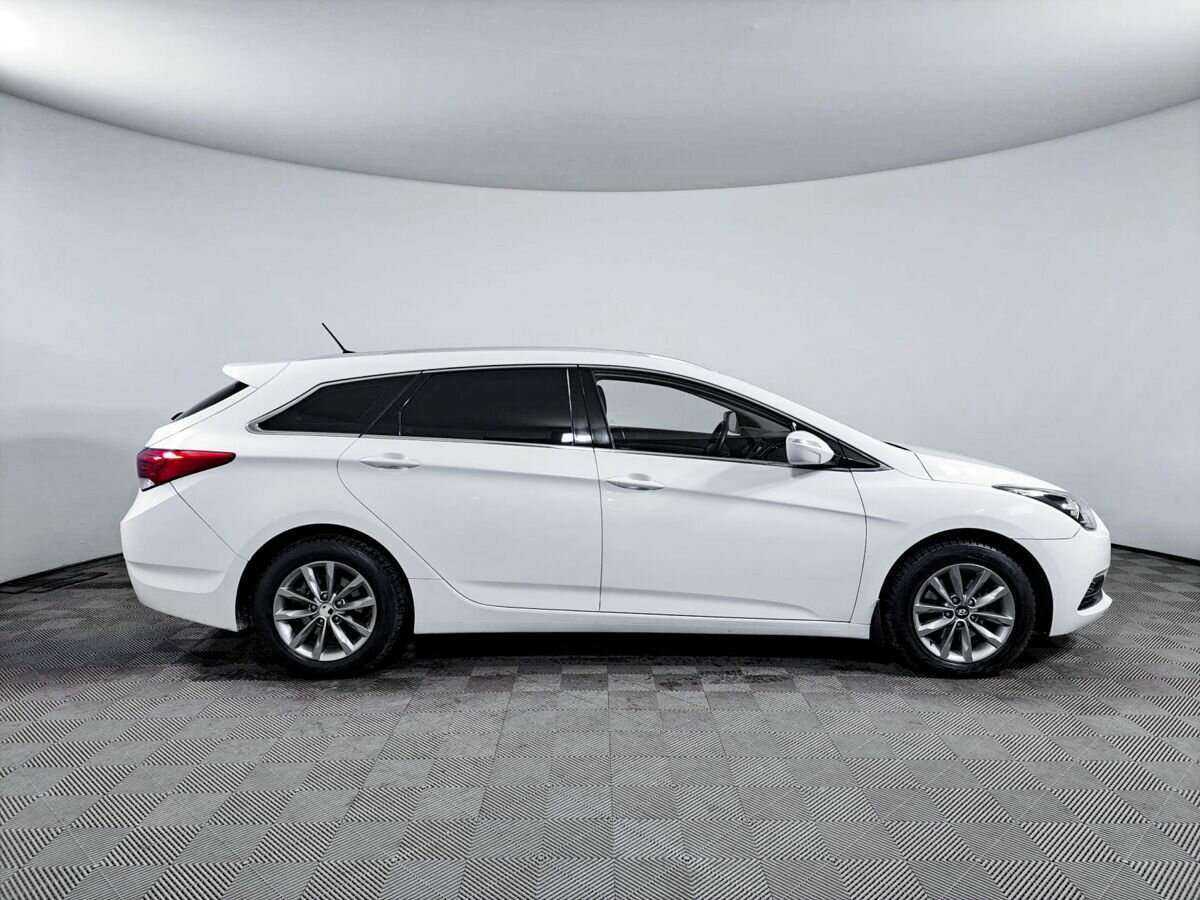Купить Hyundai i40 с пробегом. Фото: #3