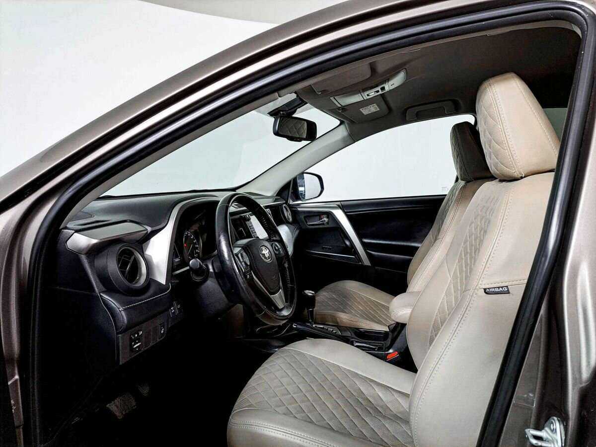 Купить Toyota RAV4 с пробегом. Фото: #14