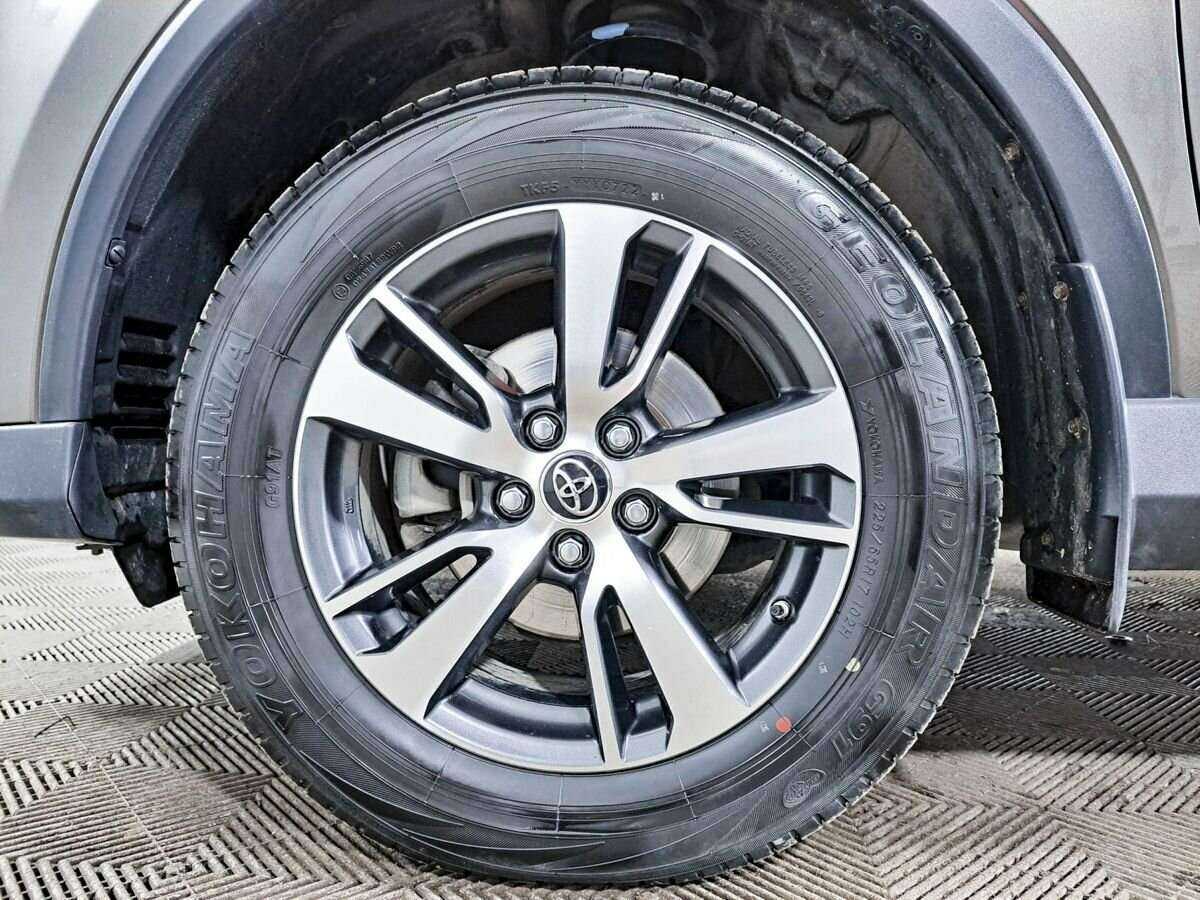 Купить Toyota RAV4 с пробегом. Фото: #16