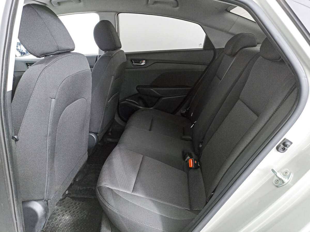 Купить Hyundai Solaris с пробегом. Фото: #9