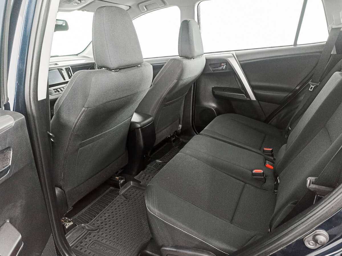 Купить Toyota RAV4 с пробегом. Фото: #9