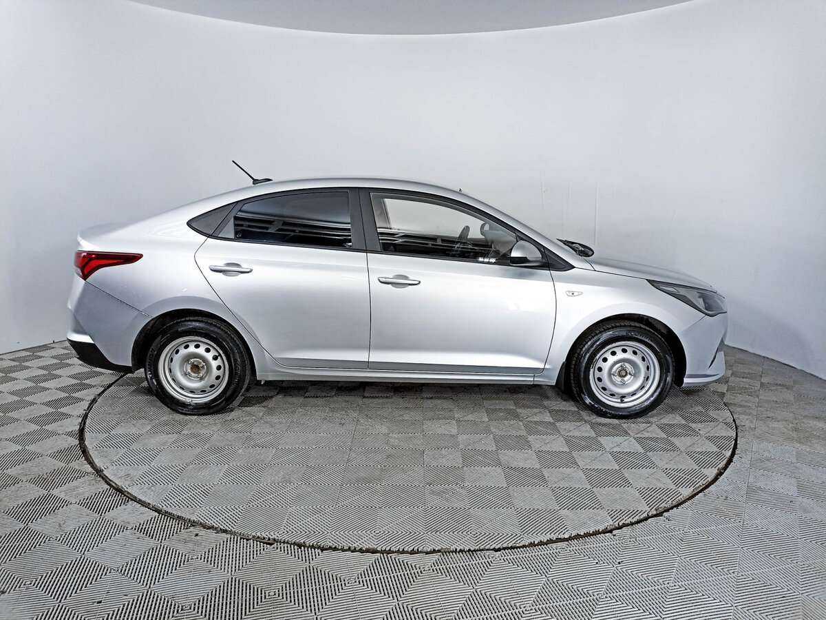 Купить Hyundai Solaris с пробегом. Фото: #3