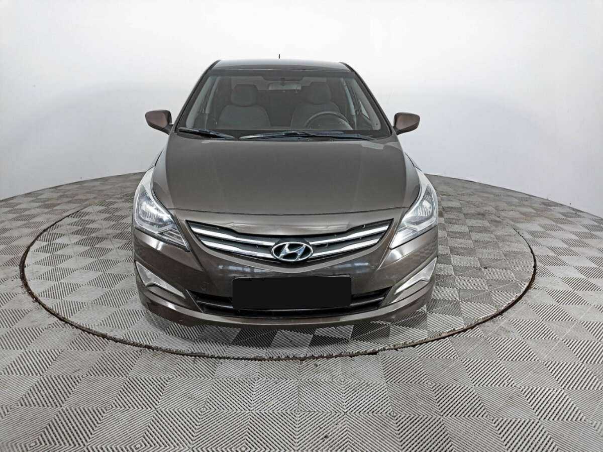 Купить Hyundai Solaris с пробегом. Фото: #1